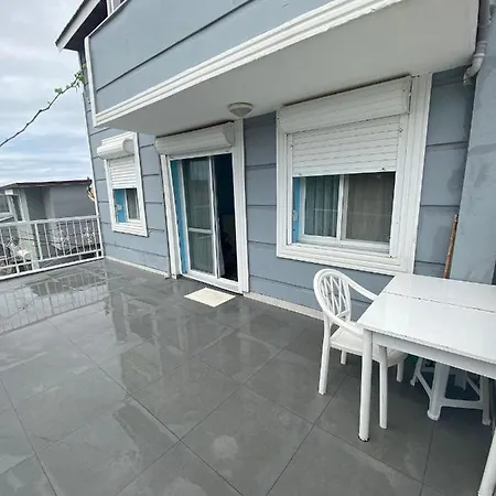 Cesme' Ayayorgiye 5 Dakika Uzaklikta Villa *