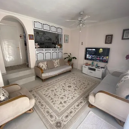 Cesme' Ayayorgiye 5 Dakika Uzaklikta Villa Çeşme